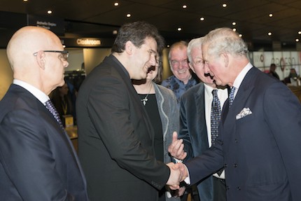 Tywysog Cymru�n gwylio perfformiad gan Opera Cenedlaethol Cymru yng Nghaerdydd