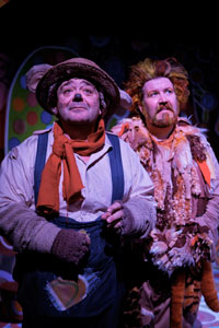 Datganiad i�r Wasg Theatr na n��g , Gwanwyn 2012