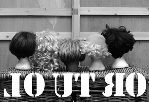 THEATR BARA CAWS yn cyflwyno O�R TU �L  gan Tudur Owen