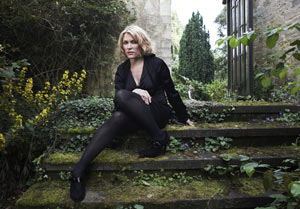 Legendary Welsh singer-songwriter Cerys Matthews is to share the stage live with Ballet Cymru