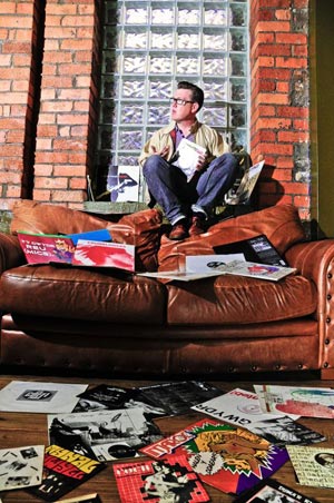 Gareth Potter i Gyflwyno Anturiaethau yn y Byd Pop Cymraeg 