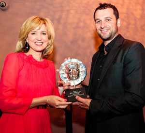 Welsh actor Matthew Rhys makes a flying visit home to support local theatre