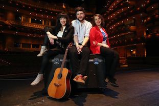 CERDDORIAETH NEWYDD, COMISIYNAU THEATR NEWYDD, LLEOLIADAU NEWYDD � GŴYL Y LLAIS YN DATGELU MWY AM RAGLEN 2018 