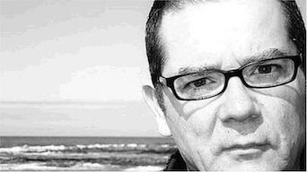 CYHOEDDI CAST CYNHYRCHIAD THEATR Y SHERMAN O FEL ANIFAIL GAN MEIC POVEY 
 