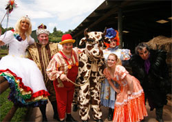 RIVERFRONT PANTO CAST CAUSE MISHIEF ON LOCAL FARM! 