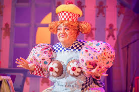 At Theatr Clwyd by Theatr Clwyd Theatre Cimpany- Dick Whittington
