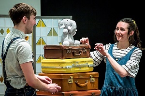 Wales at Edinburgh Fringe by Cwmni Franwen- Follow Me