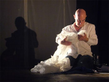 Theatr Iolo supporting development of theatre for Babies and Toddlers