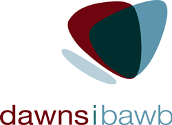 Artist Amgylcheddol yn gweithio gyda Ysgol Rowen, Conwy